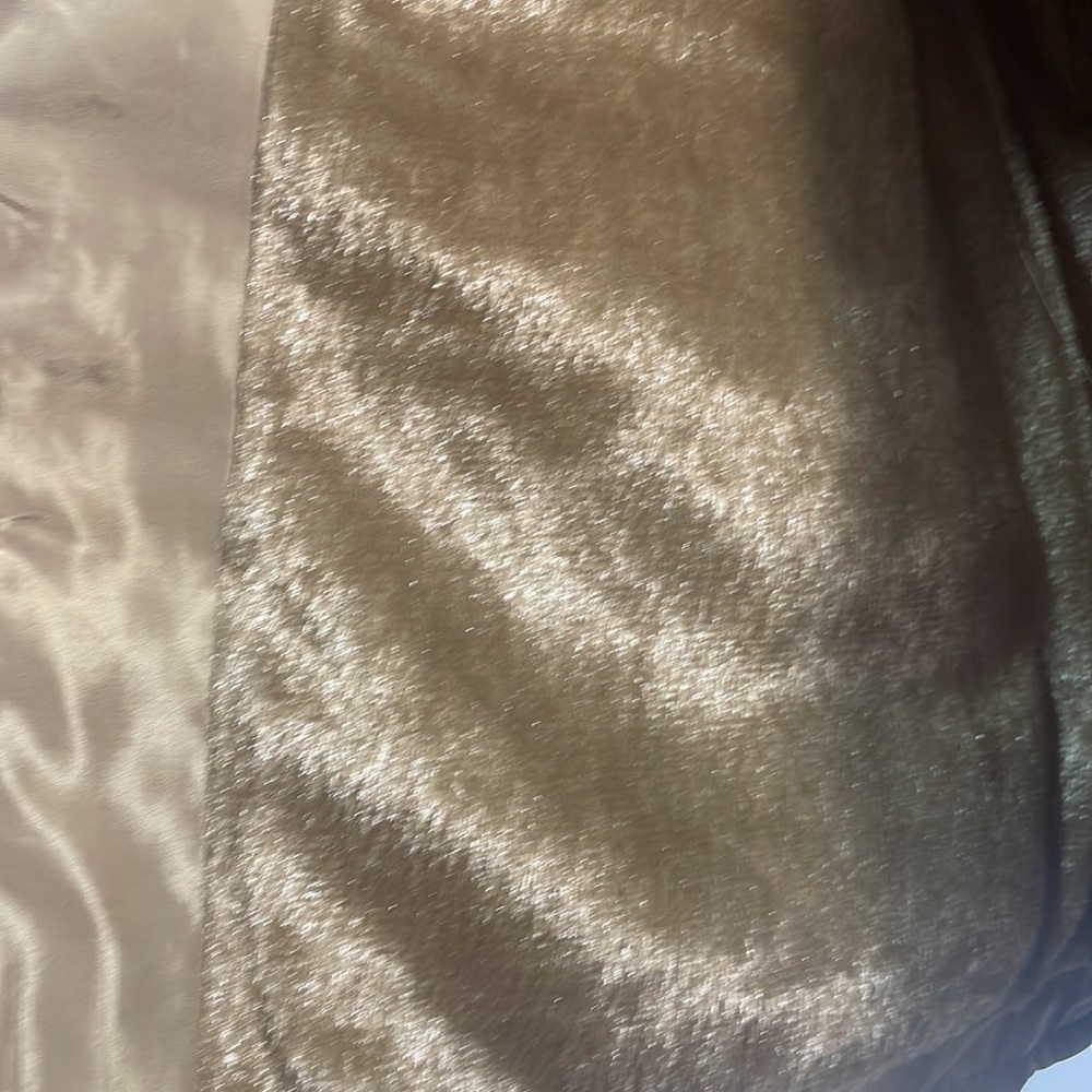Louise Paris, Medium, Quilted, Tan Vest, Gold accents, winter, fall - Picture 9 of 10